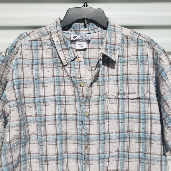 Columbia like new plaid short sleeve button down - Picture 2 of 8